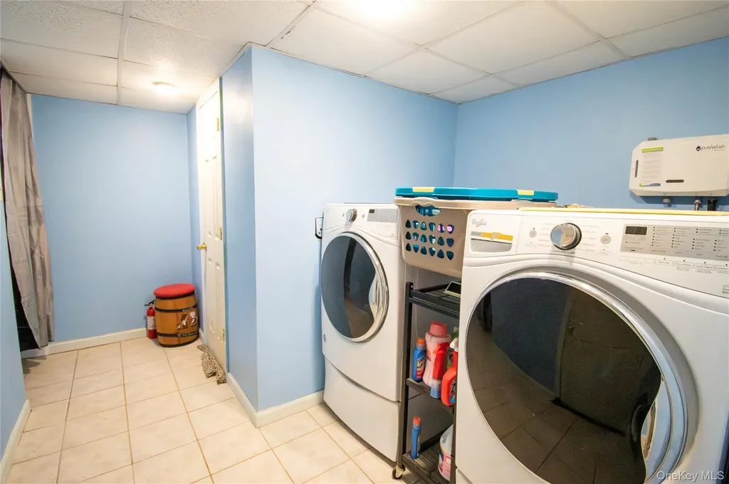 1390 America Avenue West Babylon NY 11704