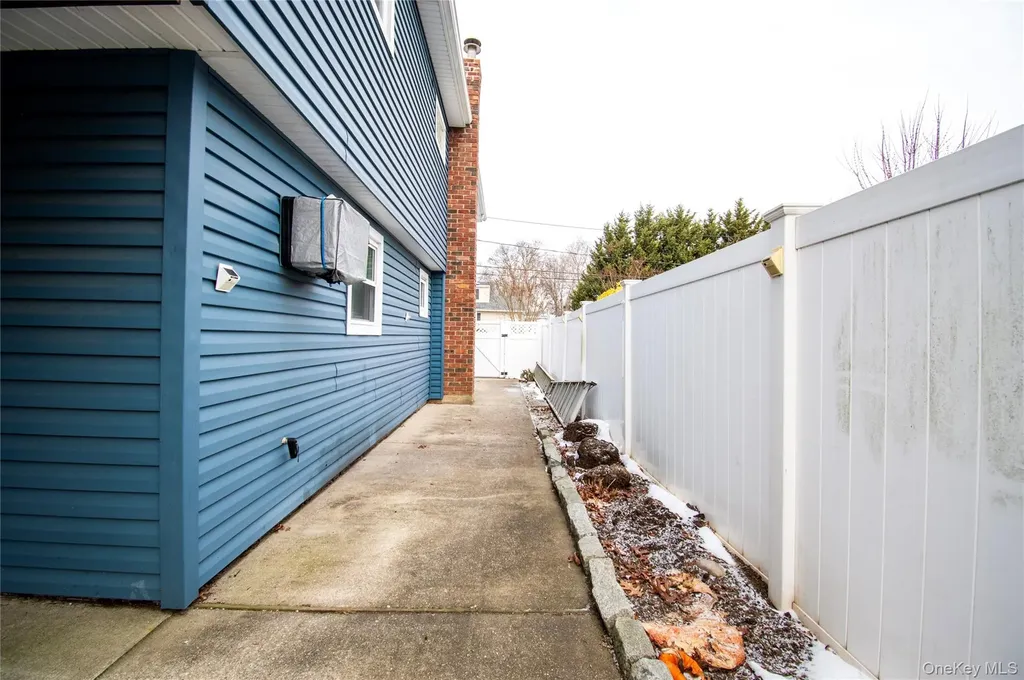 1390 America Avenue West Babylon NY 11704