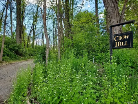 17 Crow Hill Lane Rhinebeck NY 12572