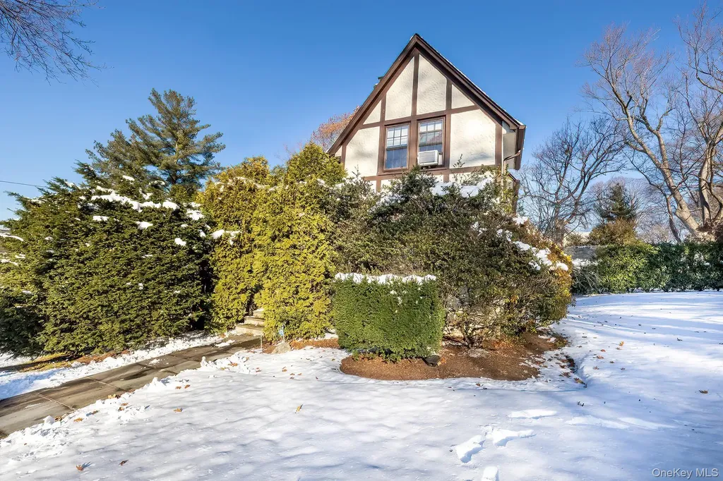 3 Ridgecrest E Scarsdale NY 10583
