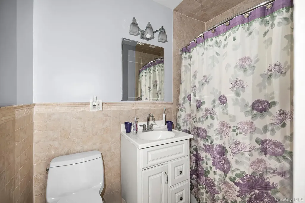 1015 Old Post Road Mamaroneck NY 10543