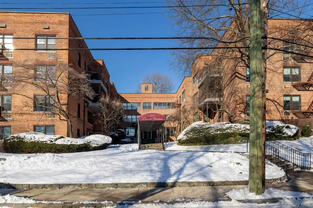 1015 Old Post Road Mamaroneck NY 10543
