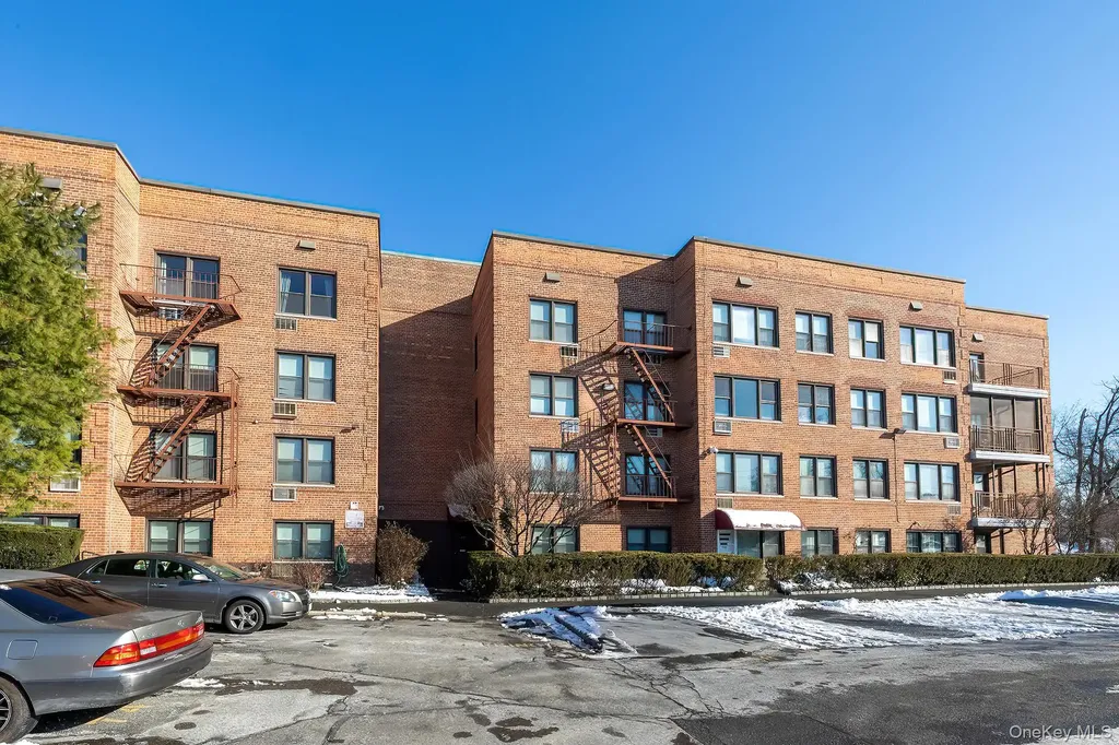 1015 Old Post Road Mamaroneck NY 10543