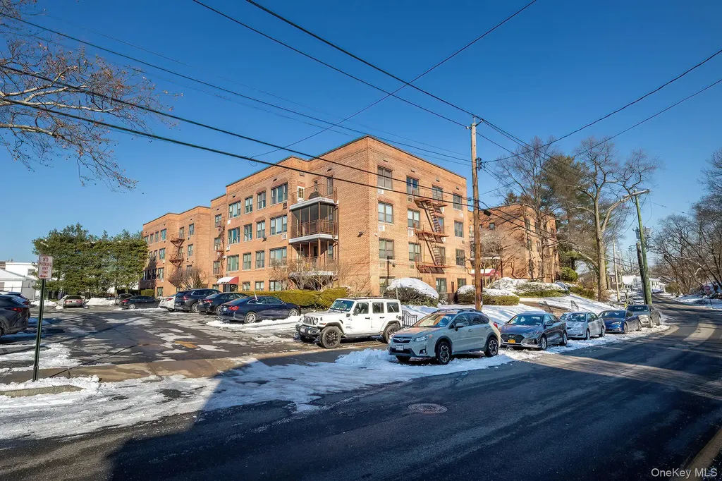 1015 Old Post Road Mamaroneck NY 10543