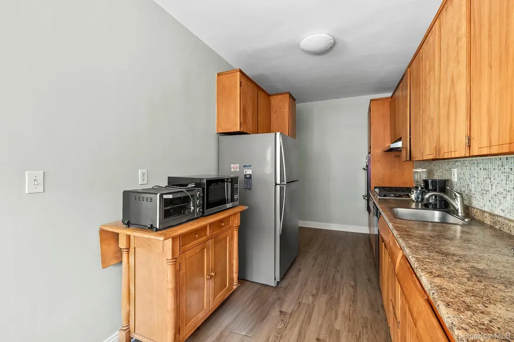 1015 Old Post Road Mamaroneck NY 10543