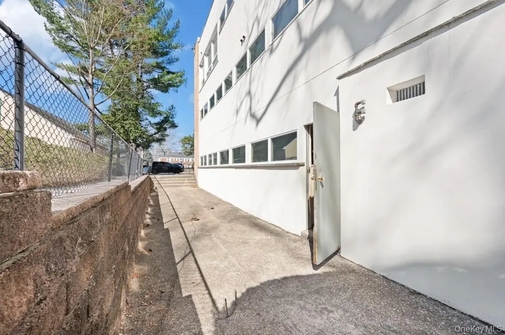 200 S Broadway Tarrytown NY 10591