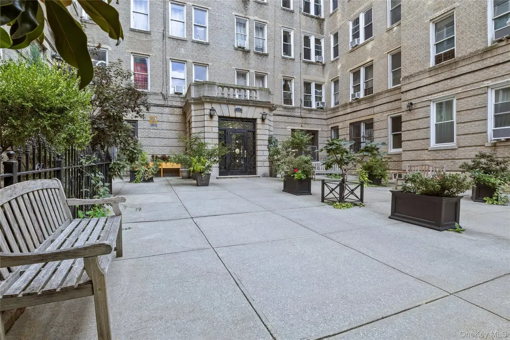 811 Walton Avenue Bronx NY 10451