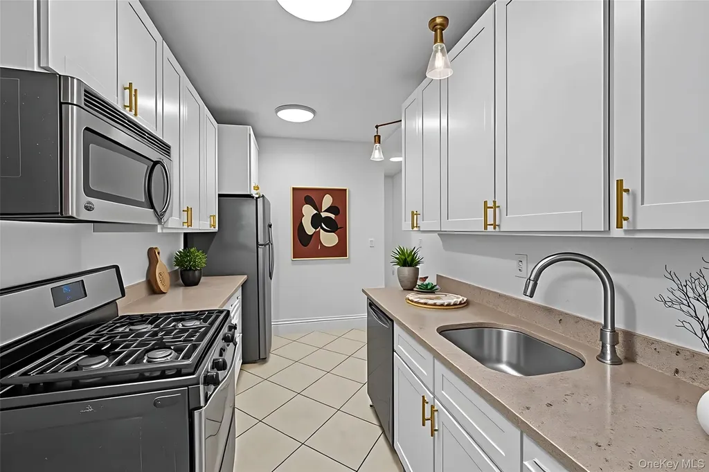 811 Walton Avenue Bronx NY 10451