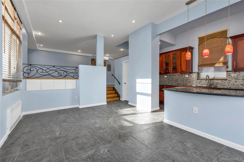 6123 165th Street Fresh Meadows NY 11365