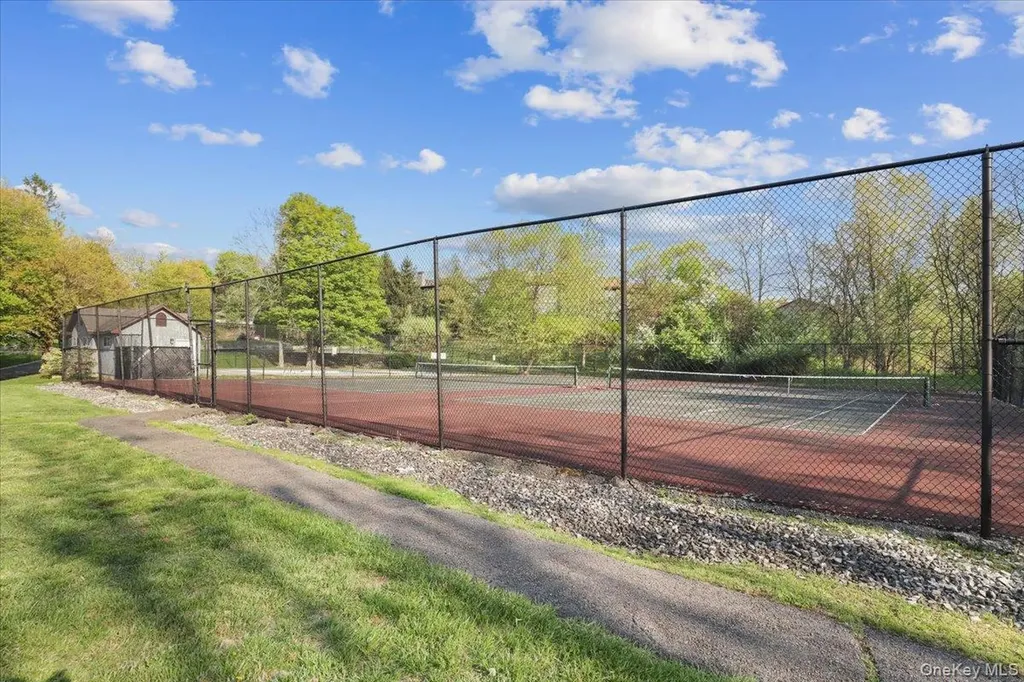 51 Hemlock Circle Peekskill NY 10566
