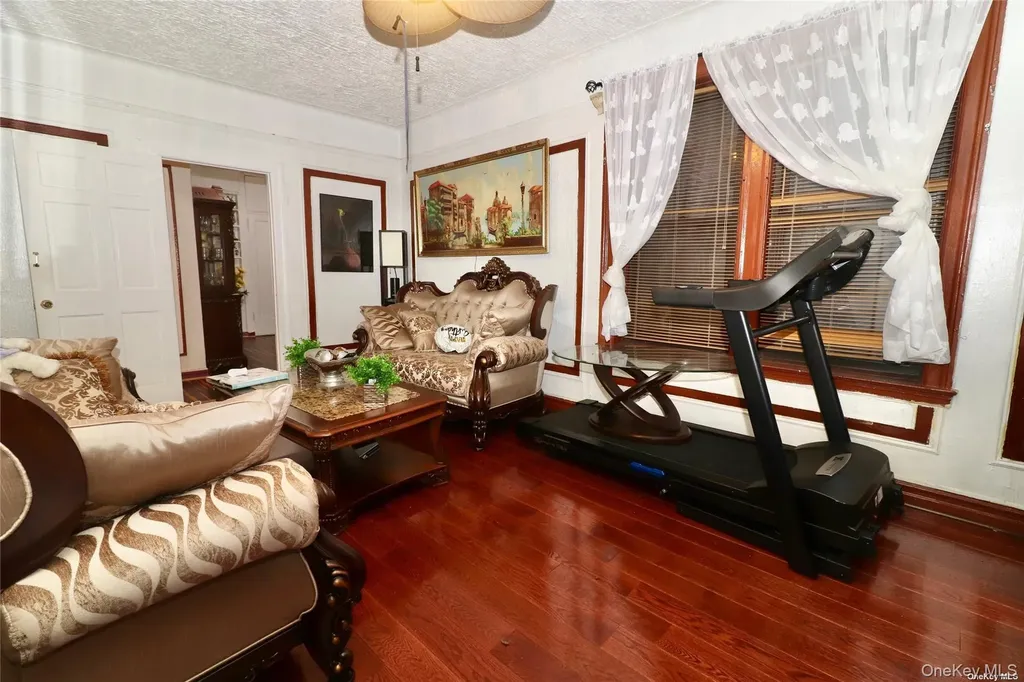 941 Jerome Avenue Bronx NY 10452