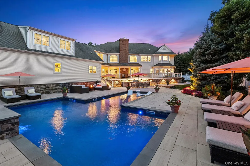 2 N Harbor Down Miller Place NY 11764