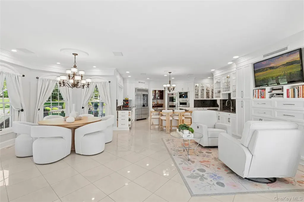 2 N Harbor Down Miller Place NY 11764