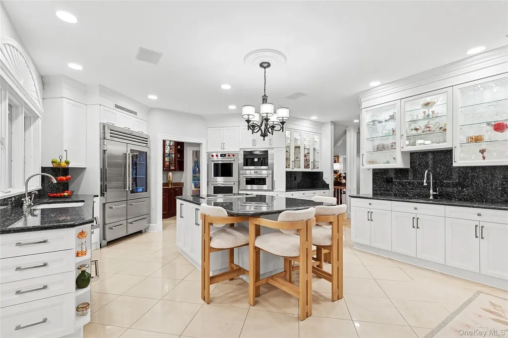 2 N Harbor Down Miller Place NY 11764