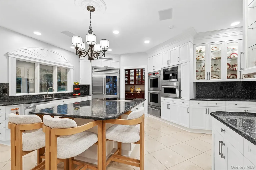 2 N Harbor Down Miller Place NY 11764
