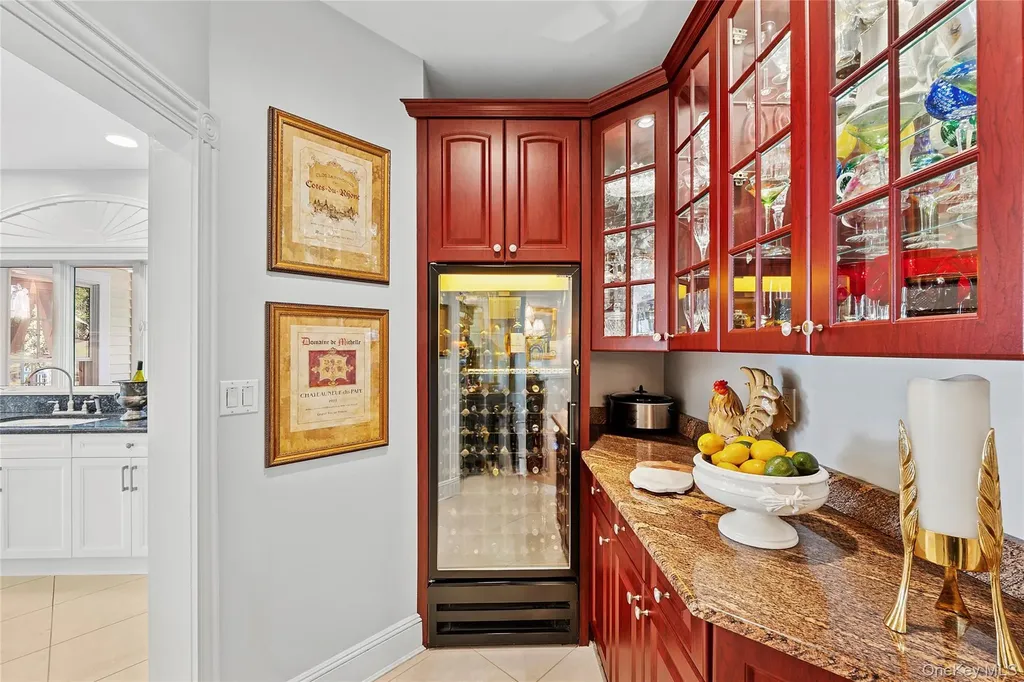 2 N Harbor Down Miller Place NY 11764