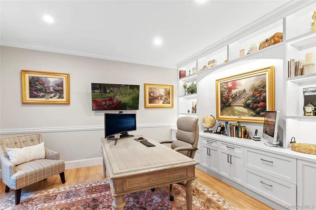 2 N Harbor Down Miller Place NY 11764
