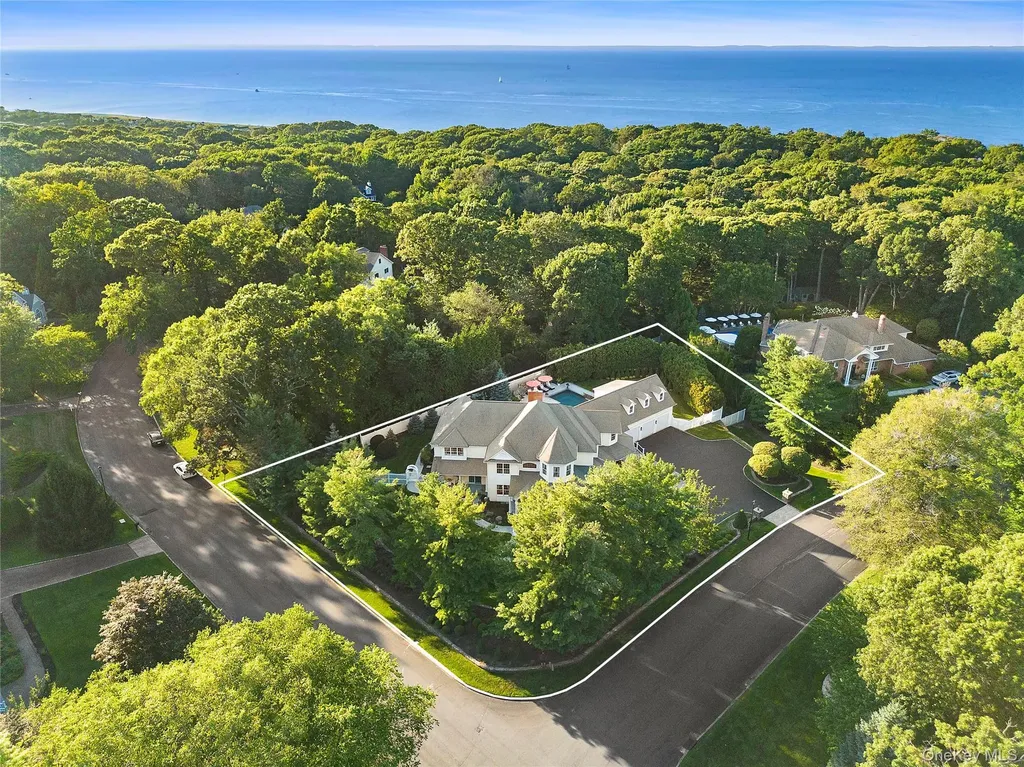 2 N Harbor Down Miller Place NY 11764