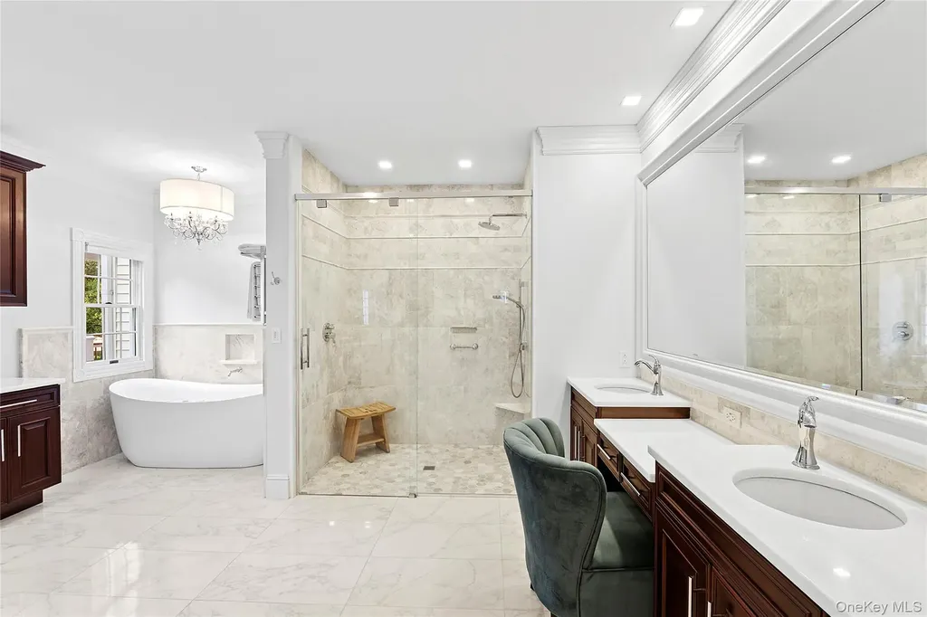 2 N Harbor Down Miller Place NY 11764