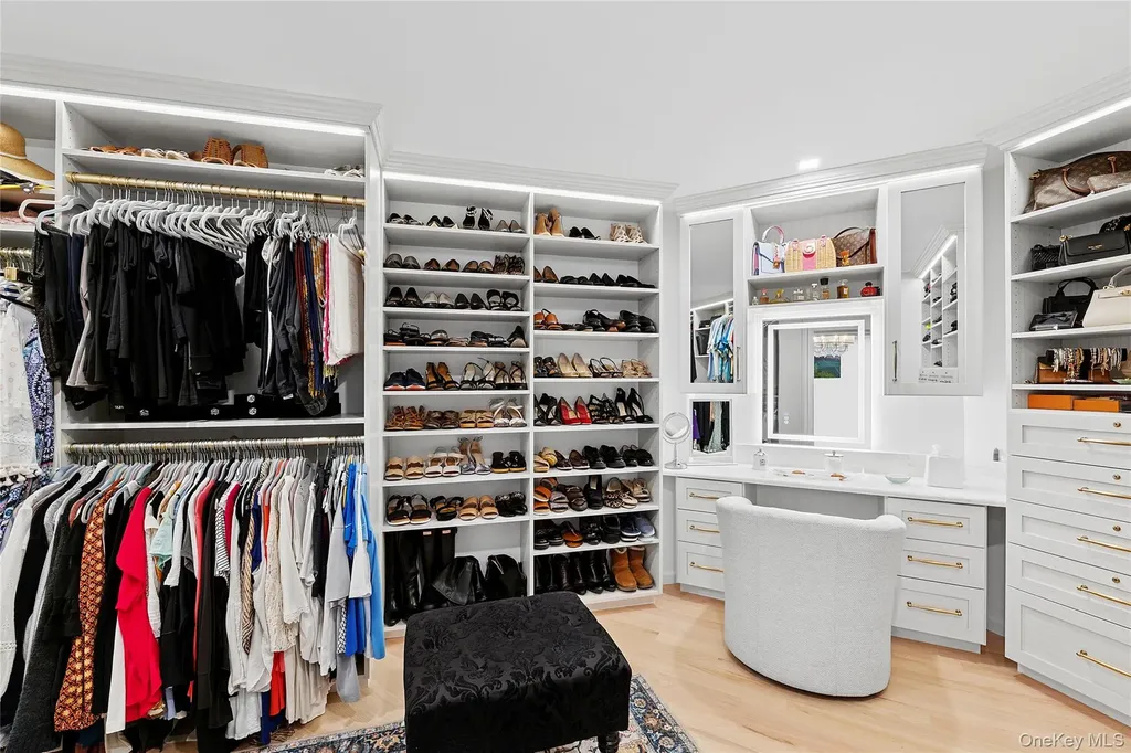 2 N Harbor Down Miller Place NY 11764