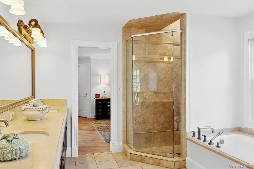 2 N Harbor Down Miller Place NY 11764