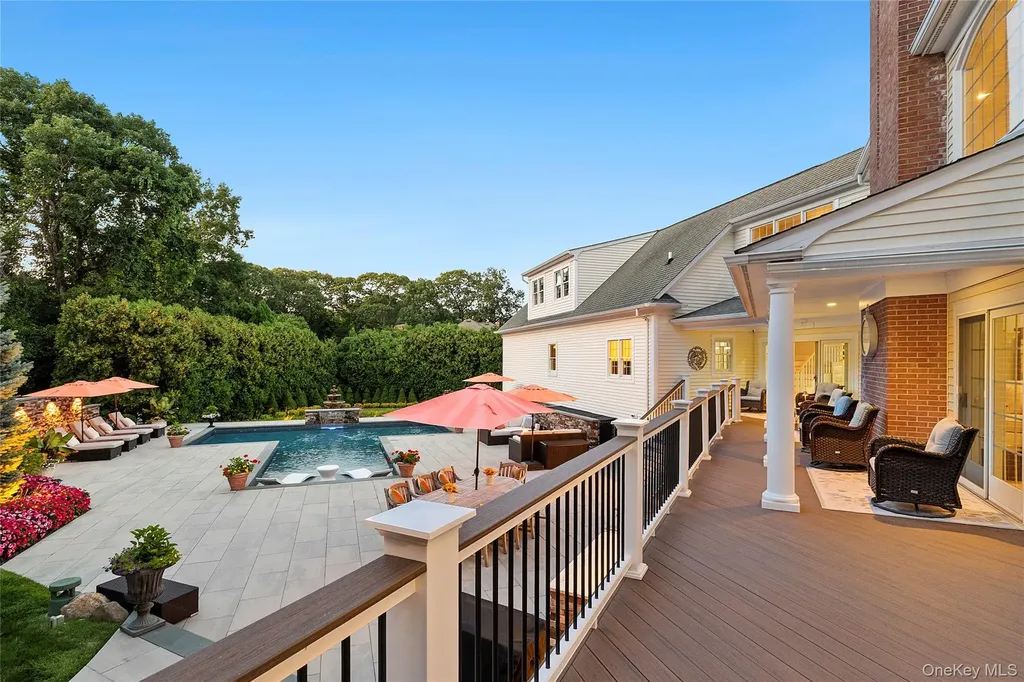 2 N Harbor Down Miller Place NY 11764