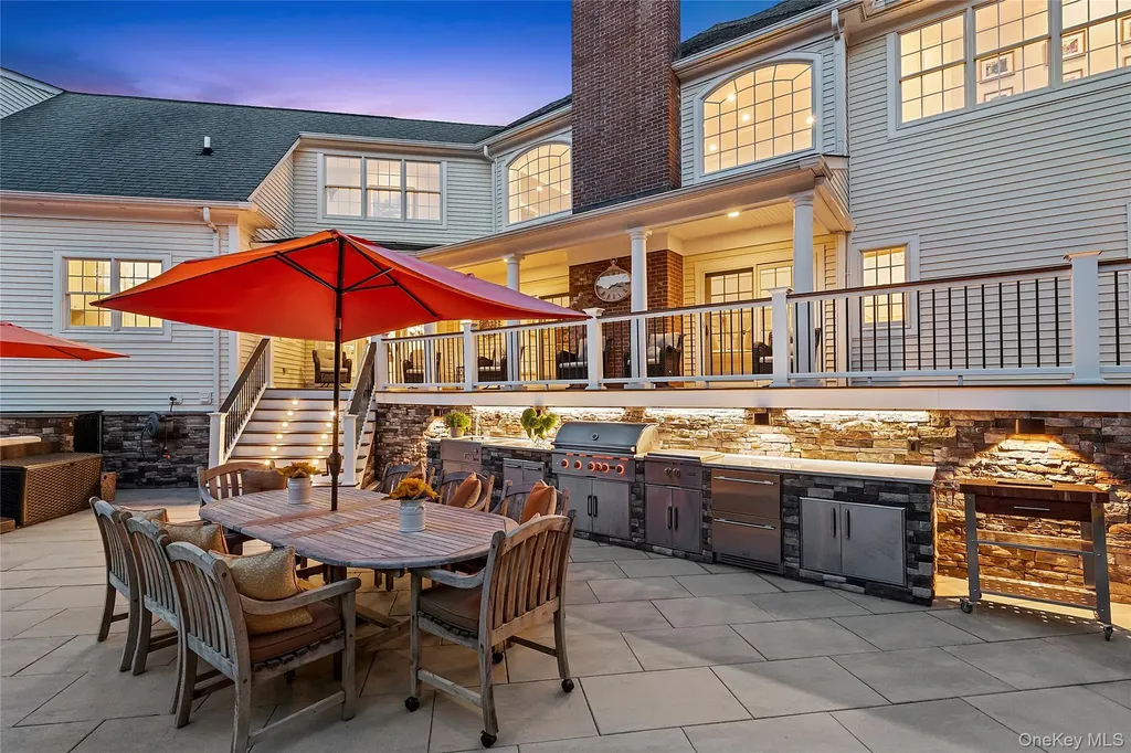2 N Harbor Down Miller Place NY 11764