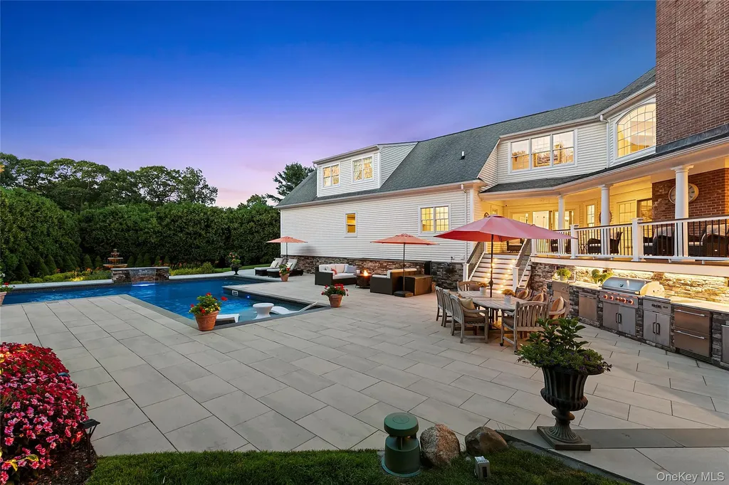 2 N Harbor Down Miller Place NY 11764
