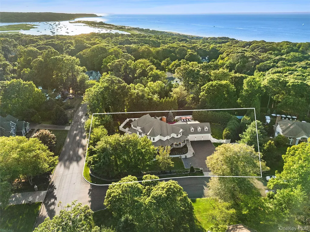 2 N Harbor Down Miller Place NY 11764