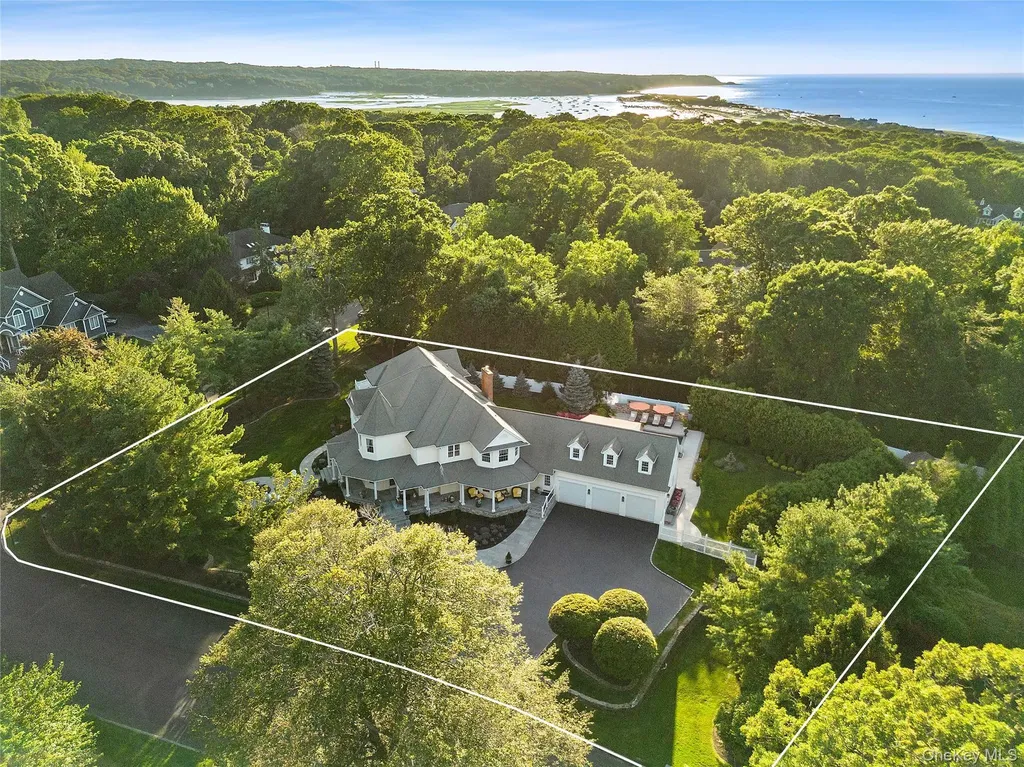 2 N Harbor Down Miller Place NY 11764