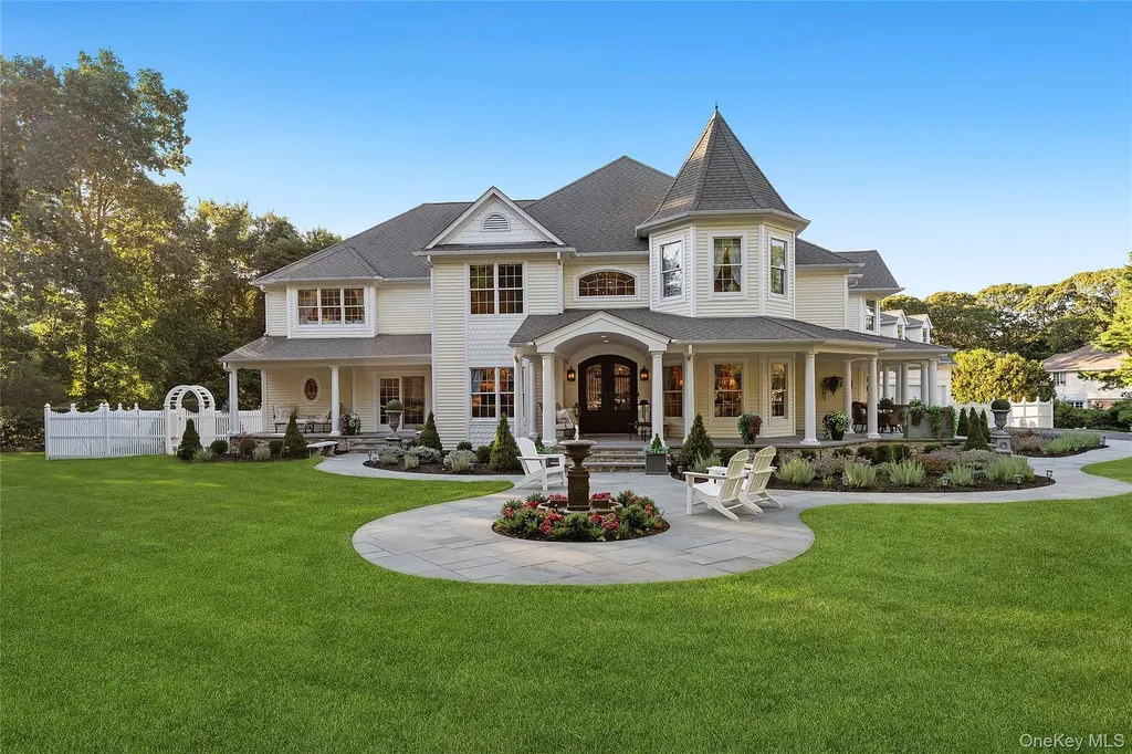 2 N Harbor Down Miller Place NY 11764