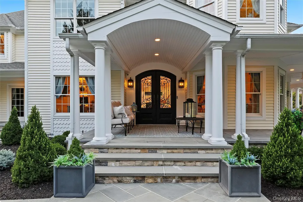 2 N Harbor Down Miller Place NY 11764