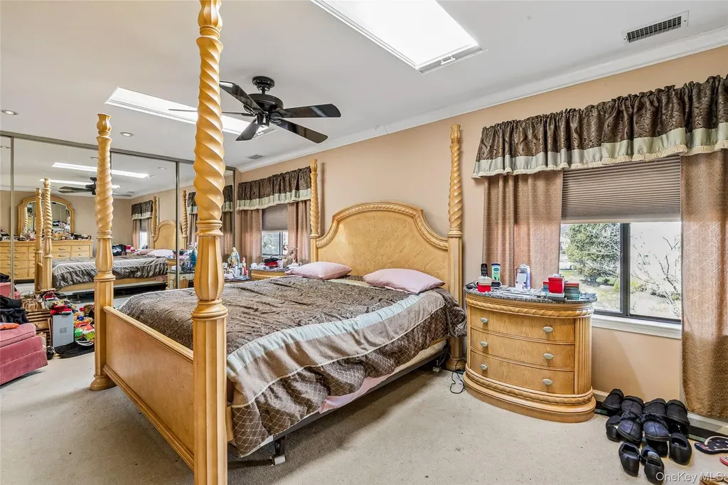 157 Hidden Ponds Circle Smithtown NY 11787