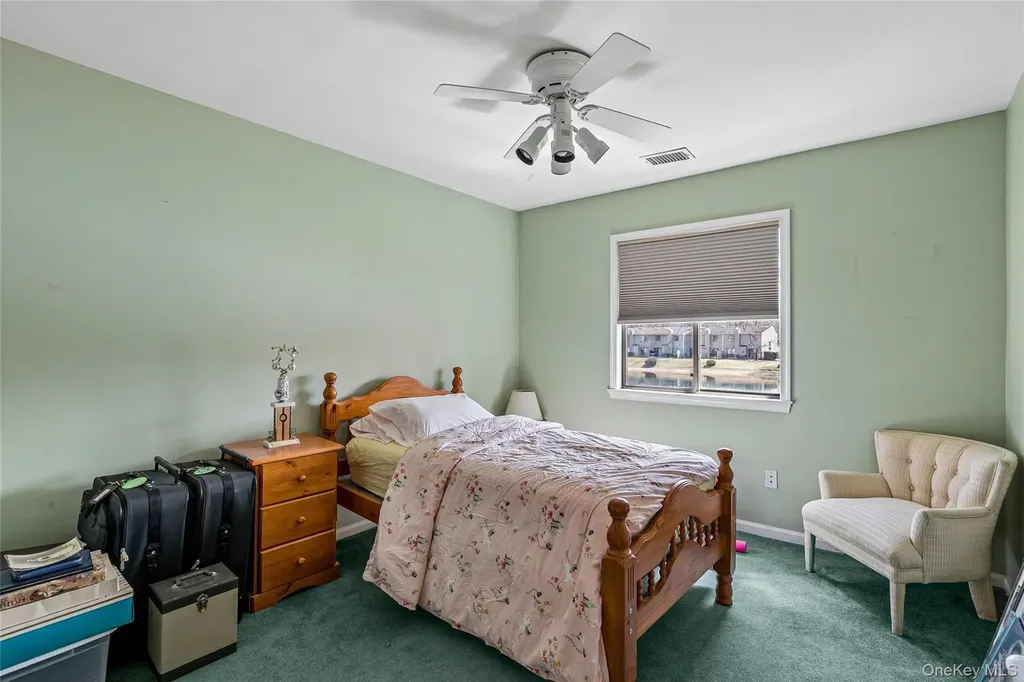 157 Hidden Ponds Circle Smithtown NY 11787