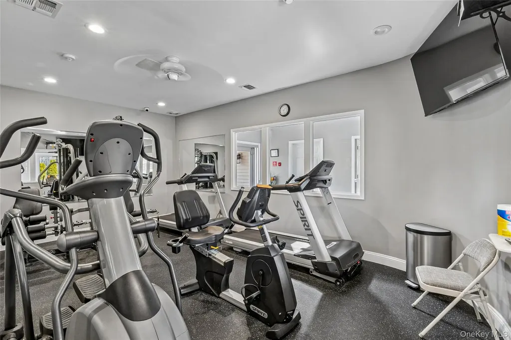 157 Hidden Ponds Circle Smithtown NY 11787