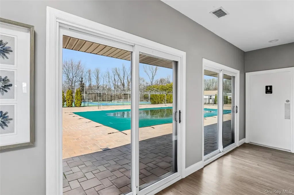 157 Hidden Ponds Circle Smithtown NY 11787