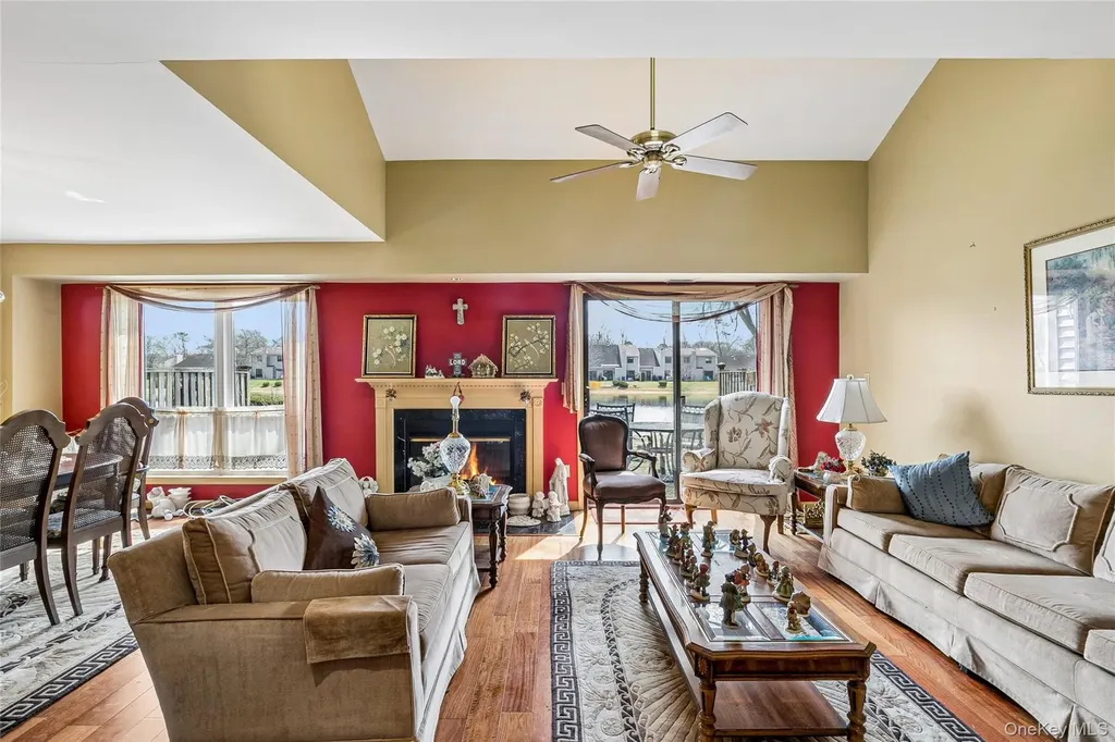 157 Hidden Ponds Circle Smithtown NY 11787