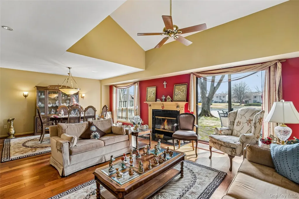 157 Hidden Ponds Circle Smithtown NY 11787