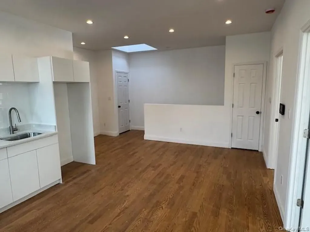 101-01 35th Avenue Corona NY 11368