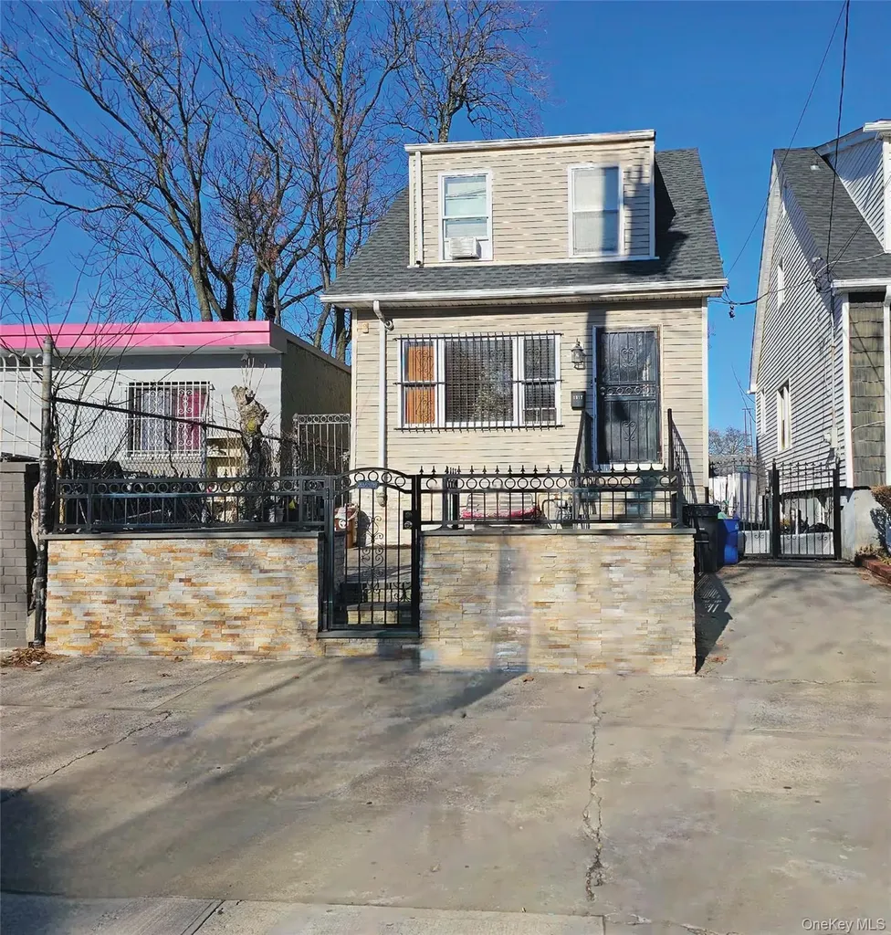 1511 Adee Avenue Bronx NY 10469