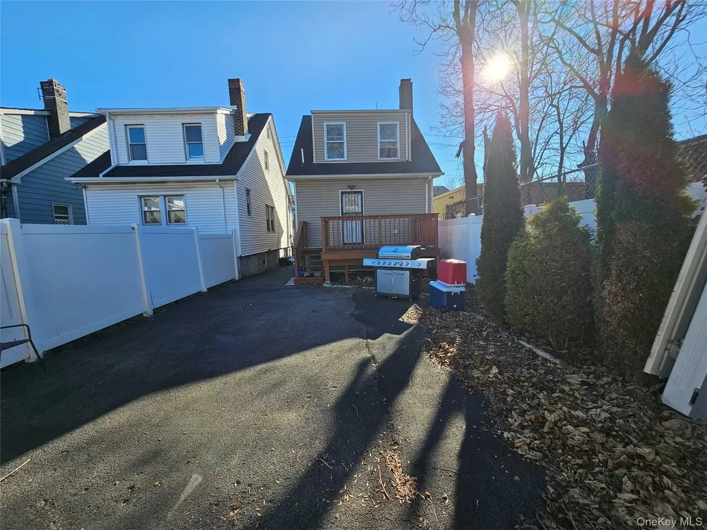 1511 Adee Avenue Bronx NY 10469