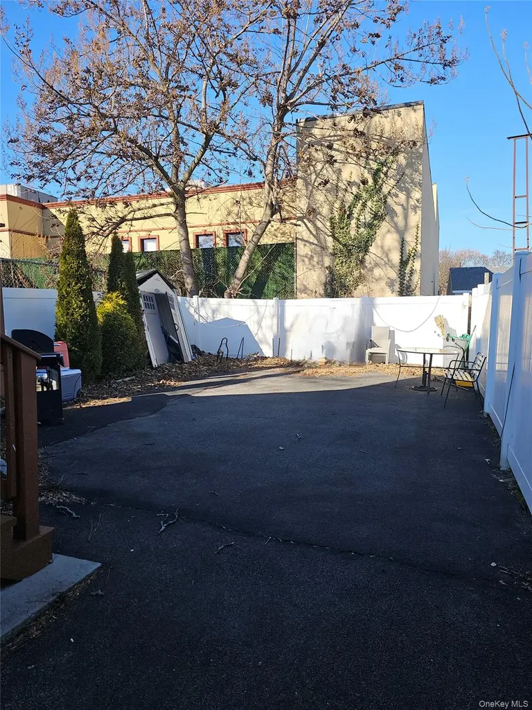 1511 Adee Avenue Bronx NY 10469