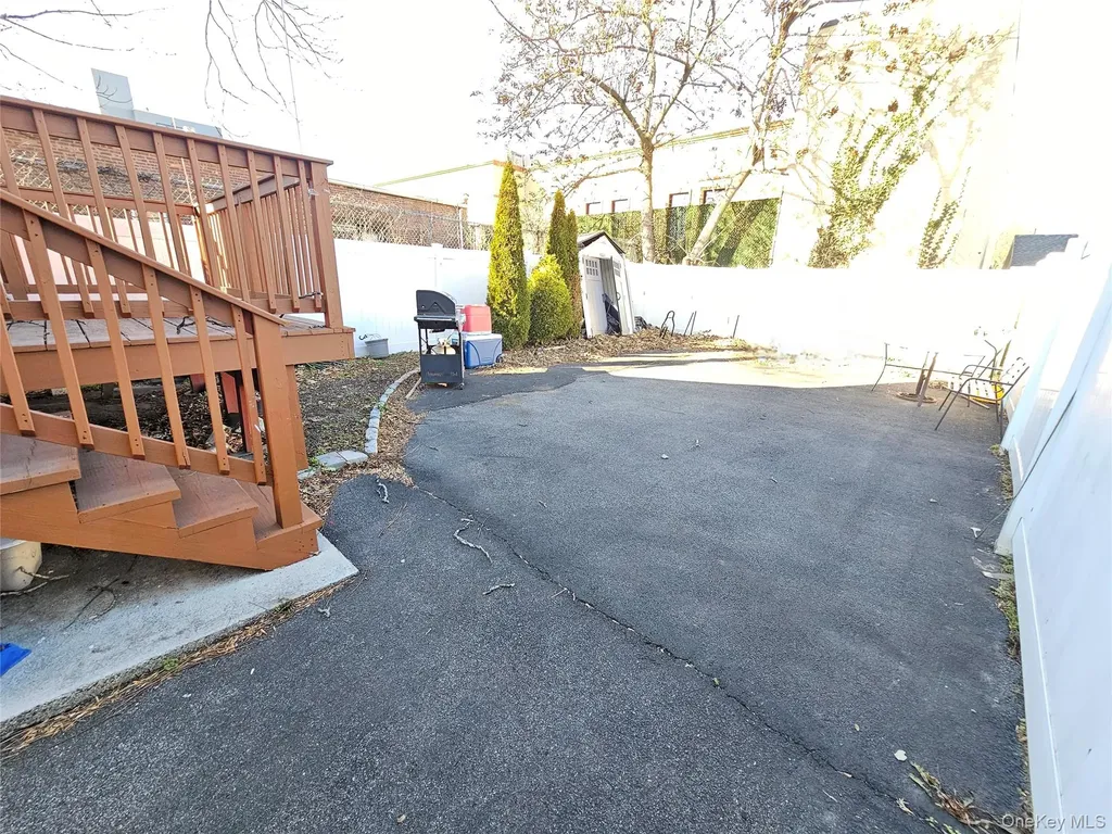 1511 Adee Avenue Bronx NY 10469