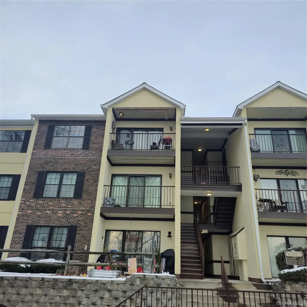 23 Nottingham Circle Peekskill NY 10566