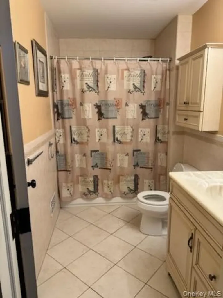 23 Nottingham Circle Peekskill NY 10566