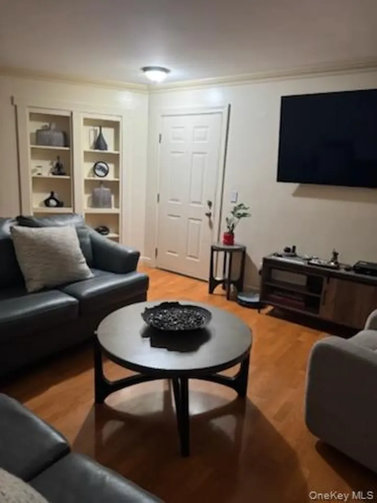 23 Nottingham Circle Peekskill NY 10566