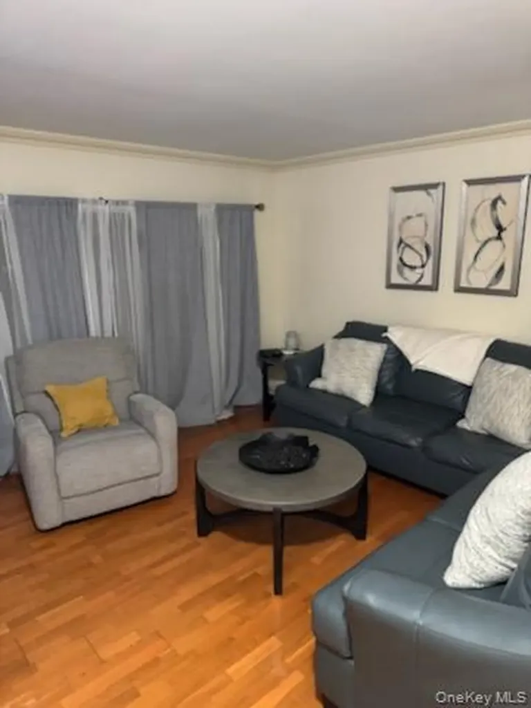 23 Nottingham Circle Peekskill NY 10566