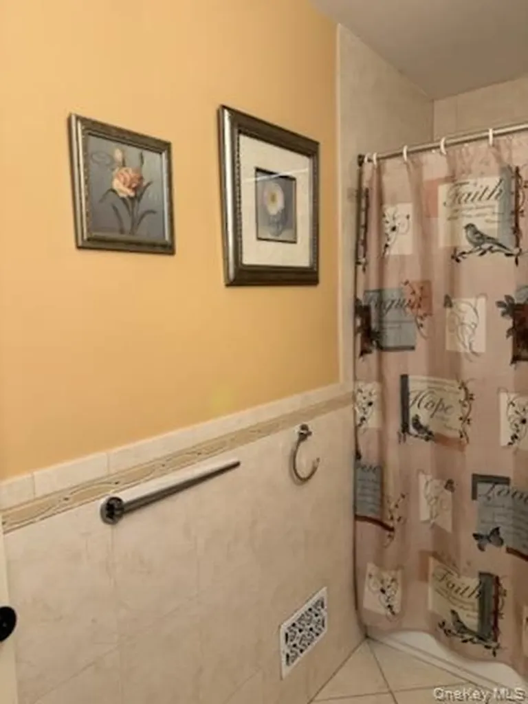 23 Nottingham Circle Peekskill NY 10566