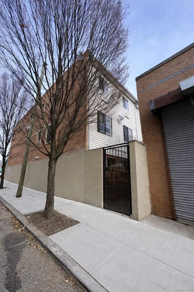 472 Sutter Avenue Brooklyn NY 11207