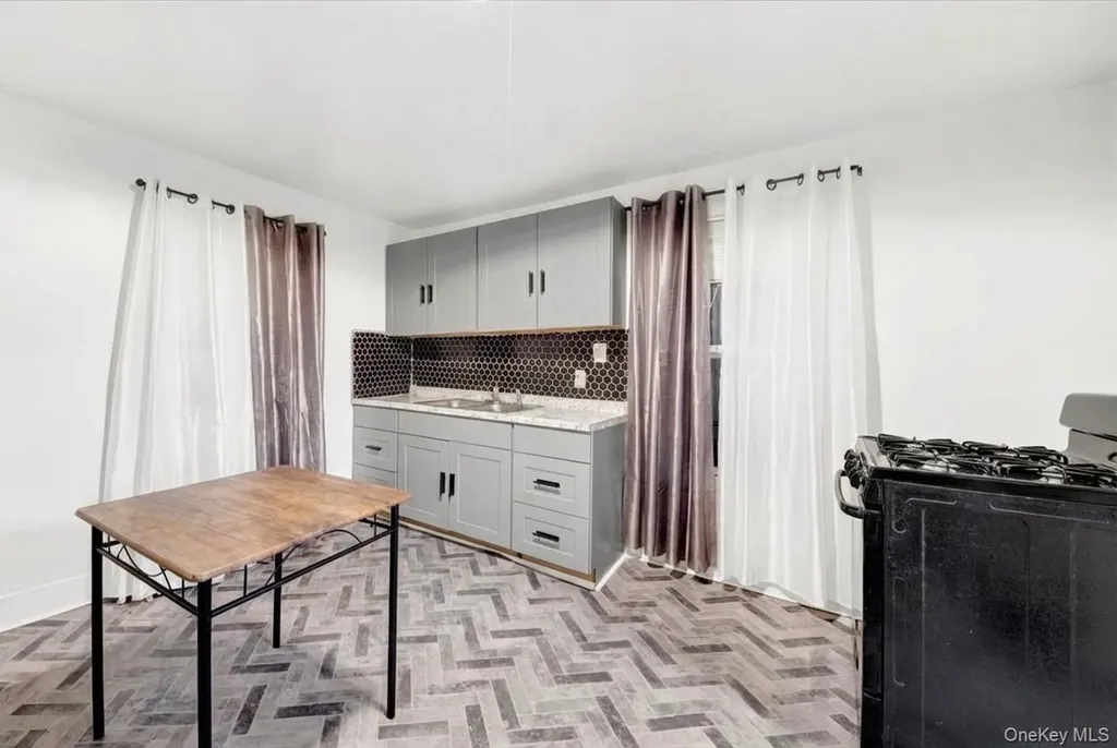 11 N 6th Avenue Mount Vernon NY 10550